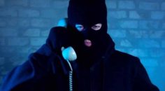 KENDİSİNE POLİS SÜSÜ VEREREK DOLANDIRDI