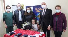 MİNİK GÜLSÜM ENGELLERİ AŞIP KİTAP YAZDI