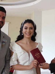 ÖĞRENCİ OLARAK GELDİĞİ ÇAL’DA GELİN OLDU