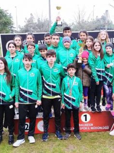 DENİZLİLİ ATLETLER BANDIRMA’DA KOŞTU