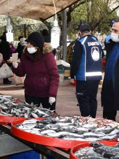 BELEDİYE EKİPLERİ HİJYEN KURALLARINI HATIRLATTI
