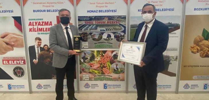 HONAZ BELEDİYESİ’NE BİRİNCİLİK ÖDÜLÜ