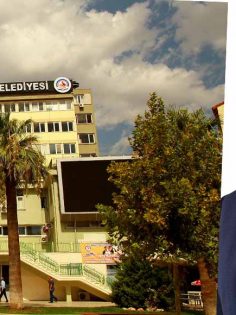 BÜYÜKŞEHİR’DEN KİRACILARINA MÜJDE