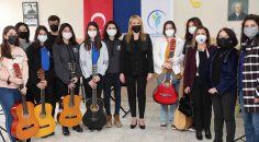 MERKEZEFENDİ BELEDİYESİ’NDEN ÖĞRENCİLERE ENSTRÜMAN HEDİYESİ