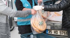 MERKEZEFENDİ BELEDİYESİ’NDEN PİDE İKRAMI