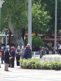 YASAKLARA UYMAYANLARA CEZA YAĞDI