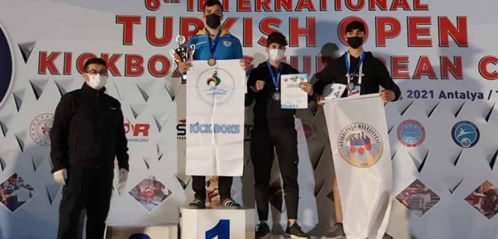 KİCK BOKSCULAR 1 ALTIN VE 2 BRONZ MADALYA KAZANDI