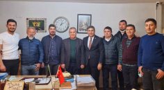 DENİZLİSPOR ESKİ BAŞKANI ÜSTEK’E SÜRPRİZ DOĞUM GÜNÜ PARTİSİ