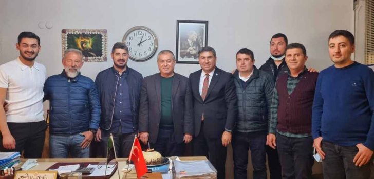 DENİZLİSPOR ESKİ BAŞKANI ÜSTEK’E SÜRPRİZ DOĞUM GÜNÜ PARTİSİ