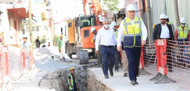 BÜYÜKŞEHİR 5 MAHALLENİN DAHA ALT YAPI ÇİLESİNİ BİTİRİYOR