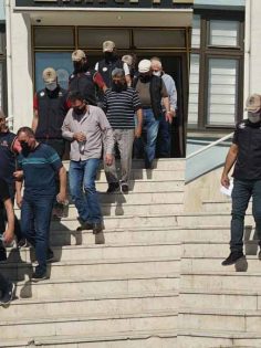 YAKALANMA EMRİ BULUNAN 10 FETÖCÜ TUTUKLANDI