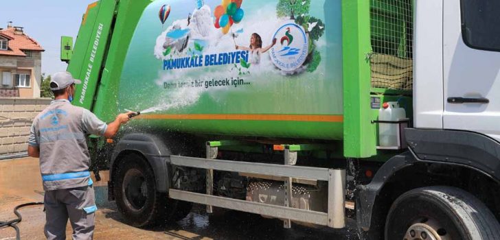 PAMUKKALE’DE ÇÖP KAMYONLARI TEMİZ KOKUYOR