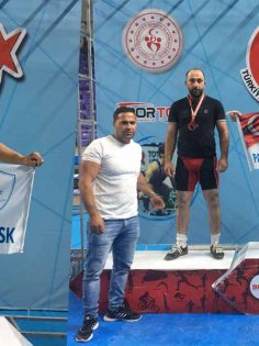 PAMUKKALE BELEDİYESPORLU HALTERCİ TÜRKİYE REKORU KIRDI