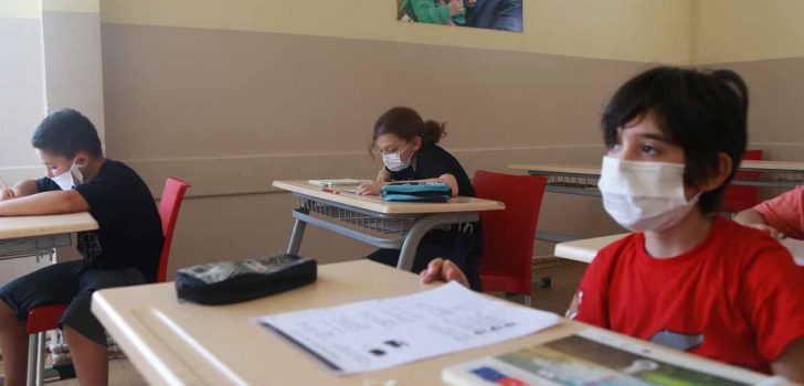 SOSYAL ETKİNLİK MERKEZLERİ ÖĞRENCİLERE KUCAK AÇIYOR