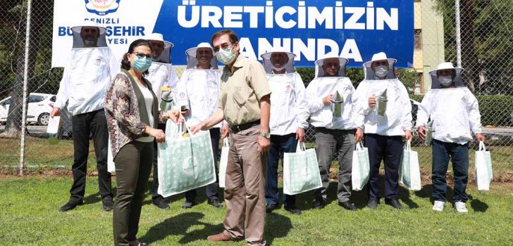 BÜYÜKŞEHİR’DEN 1100 ARICIYA EKİPMAN DESTEĞİ