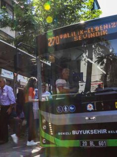SAĞLIKÇILARA YÖNELİK ÜCRETSİZ ULAŞIMA DEVAM