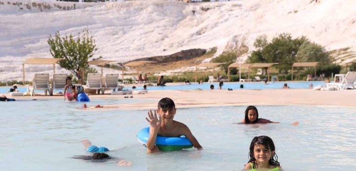 BAYRAM TATİLİNİN GÖZDESİ PAMUKKALE OLDU