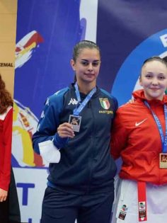 BÜYÜKŞEHİR SPORCUSU DAMLA AVRUPA ŞAMPİYONU
