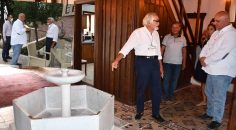 80 YIL SONRA DOĞDUĞU ODADA KONAKLADI