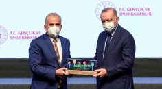 CUMHURBAŞKANI ERDOĞAN’DAN BAŞKAN ZOLAN’A ÖDÜL