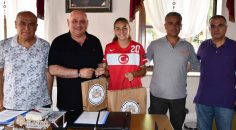 BULDAN’DA MİLLİ FUTBOLCU SILA’YA DESTEK