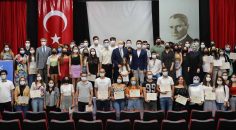 80 GENÇ, 10 YABANCI EĞİTMENDEN İNGİLİZCE EĞİTİMİ ALDI
