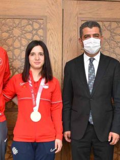 MİLLİ EĞİTİM, OLİMPİYAT ŞAMPİYONUNU AĞIRLADI
