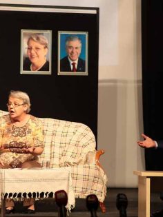 UNUTANLAR İÇİN SAHNE ALDILAR