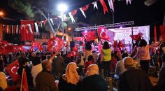 TARİHİ ZAFERE GÖRKEMLİ KUTLAMA