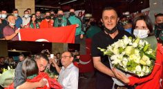 ŞAMPİYON MİLLİ SPORCU DENİZLİ’DE ÇİÇEKLERLE KARŞILANDI