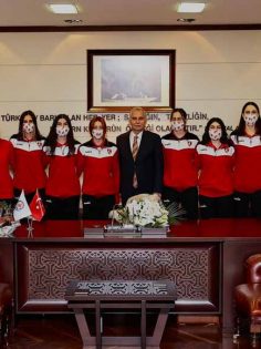 BÜYÜKŞEHİR BELEDİYESPOR KADIN VOLEYBOL TAKIMI 2.LİG’DE