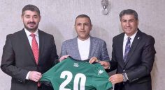 AHMET SELVİ, DENİZLİSPOR’A YARDIMLARINI KESMİYOR