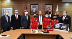 VALİ ATİK, ÖĞRENCİLERİ ÖDÜLLENDİRDİ