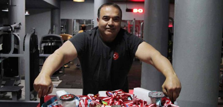 DEMİRCİ TEZGAHINDAN DÜNYA ŞAMPİYONLUĞUNA