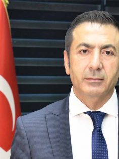 “ATATÜRK, TARİHİN AKIŞINA YÖN VEREN BİR LİDERDİR”