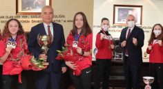 ALTIN KIZLAR TARİH YAZACAK