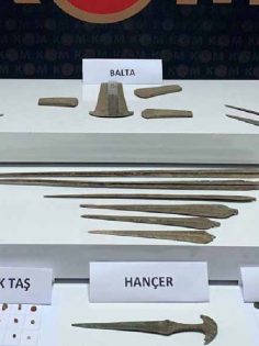 DENİZLİ’DE TARİHİ ESER KAÇAKÇISI YAKALANDI