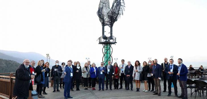 İLETİŞİMİN GELECEĞİ PAÜ’DE KONUŞULDU