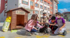 HER OKULA BİR SOKAK KÖPEĞİ PROJESİ 25 OKULA ULAŞTI