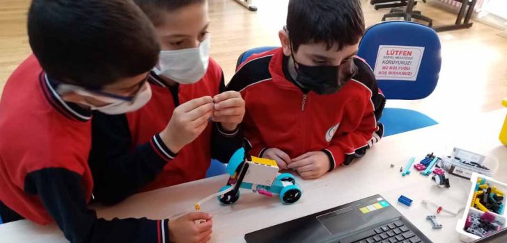 YEŞİLKÖY İŞİTME ENGELLİLER OKULU PROJELERİ İLE GÜNDEMDE