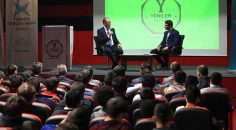 BAŞKAN ÖRKİ GENÇLERLE KARİYER GÜNLERİNDE BULUŞTU