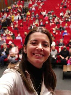 YAZAR ŞERMİN YAŞAR’A ÇOCUKLARDAN YOĞUN İLGİ