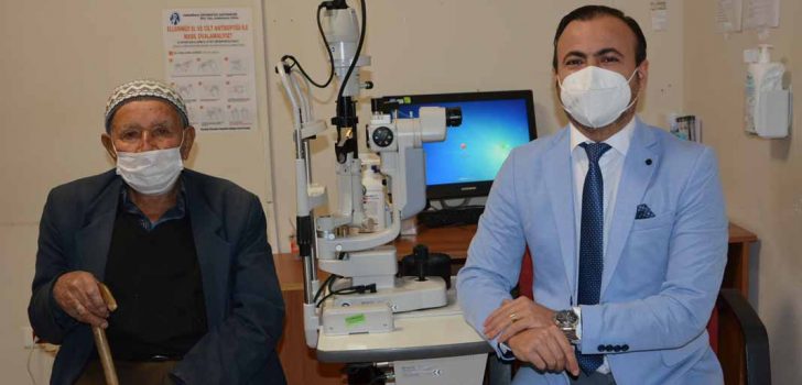 YAŞLI ADAMIN 20 YIL SONRA SOL GÖZÜ AÇILDI