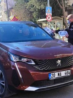 ÇİVRİL’DE KARAYOLU TRAFİK GÜVENLİĞİ BROŞÜRÜ DAĞITILDI