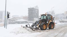 BÜYÜKŞEHİR’İN KARLA MÜCADELESİ SÜRÜYOR