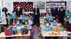 ÖĞRENCİLER KARNELERİNİ VALİ ATİK’TEN ALDILAR