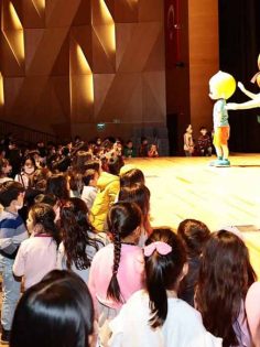 BÜYÜKŞEHİR’DEN ÇOCUKLARA KARNE HEDİYESİ