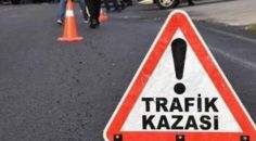 MOTOSİKLETİYLE KAMYONA ÇARPARAK HAYATINI KAYBETTİ