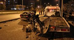 PARK HALİNDEKİ ÇEKİCİYE ÇARPTILAR: 1 ÖLÜ, 1 YARALI