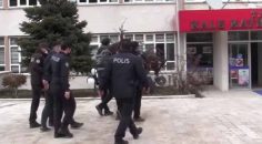 TAMİRE GELEN ARAÇLARIN AKÜSÜNÜ ÇALIYORLARDI